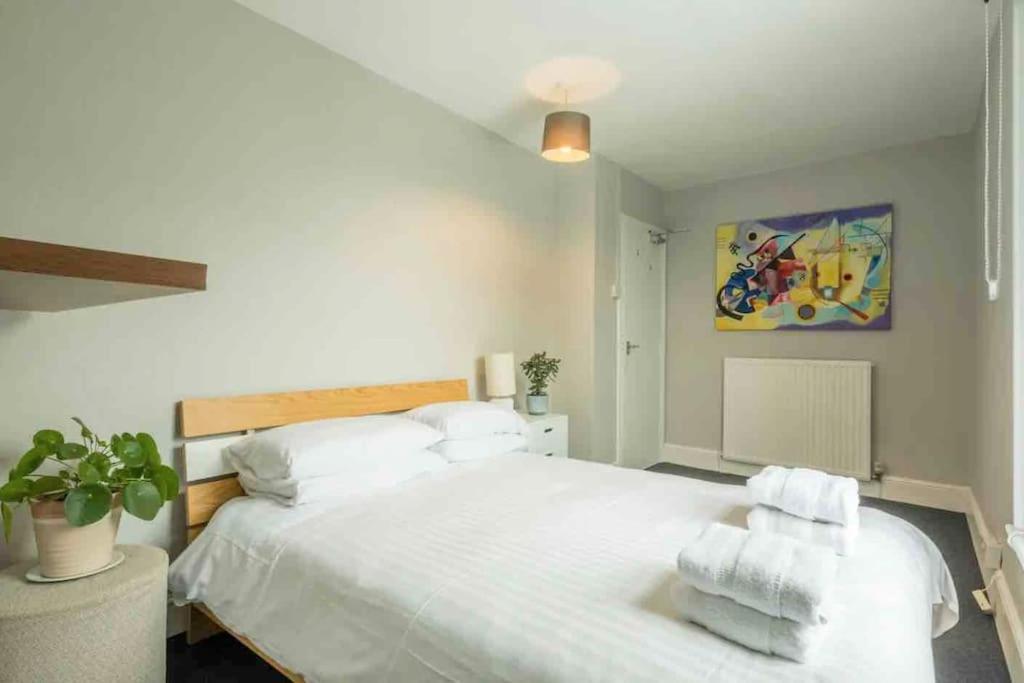 Cambridge 3 Bedroom Flat With Private Parking 外观 照片
