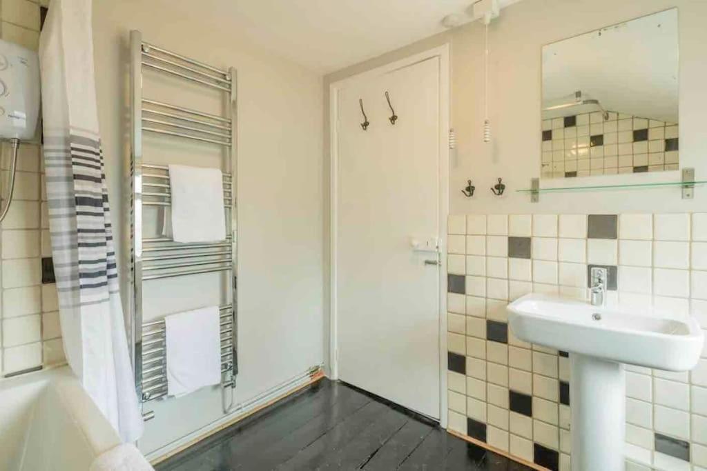 Cambridge 3 Bedroom Flat With Private Parking 外观 照片