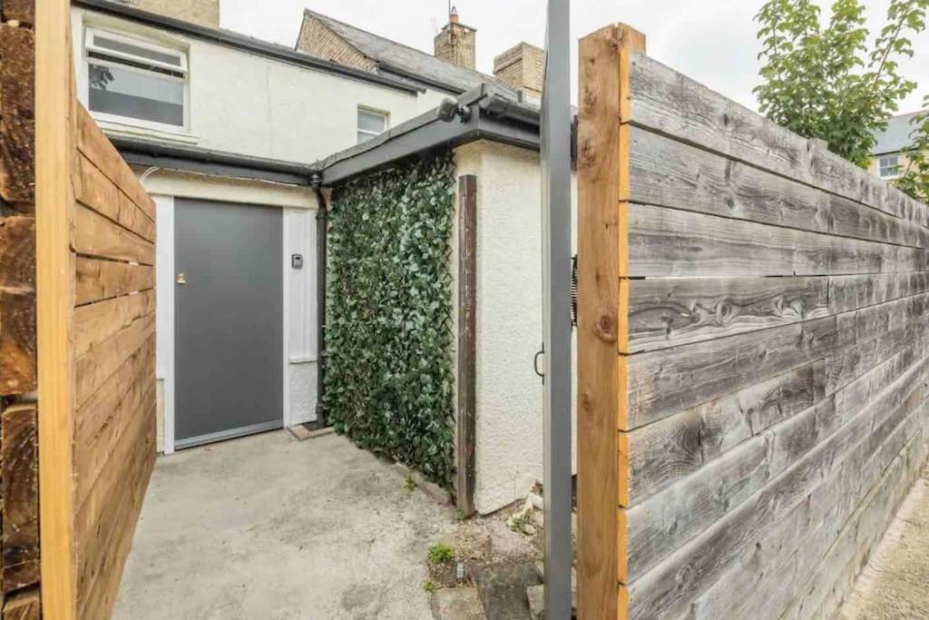 Cambridge 3 Bedroom Flat With Private Parking 外观 照片